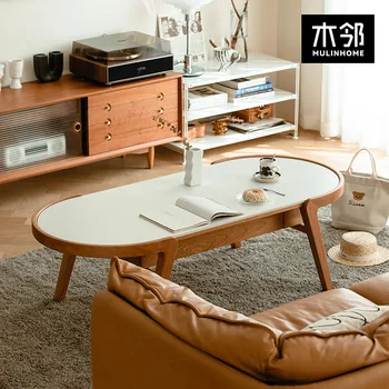 Маленький чайный столик в гостиной в скандинавском и японском стиле с выдвижным ящиком